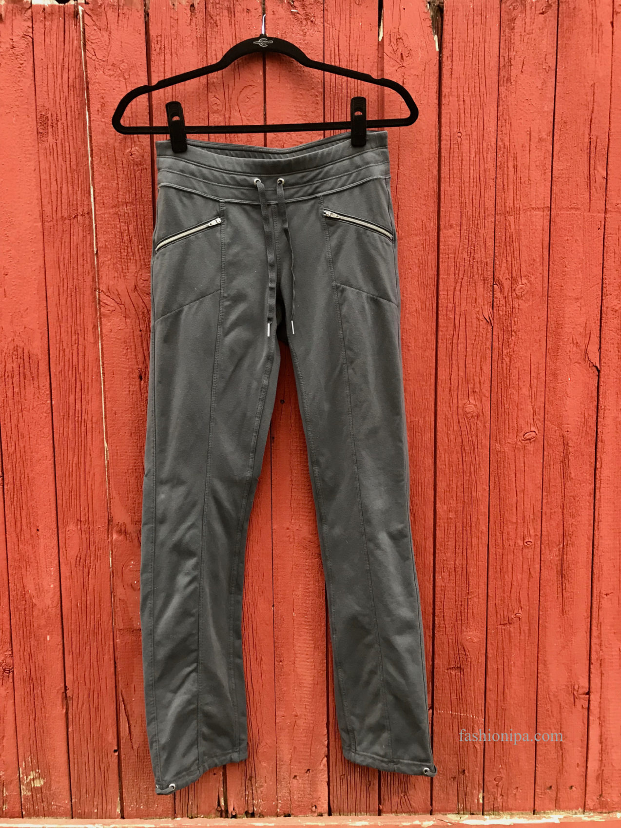 Alternative to Black Leggings: Athleta