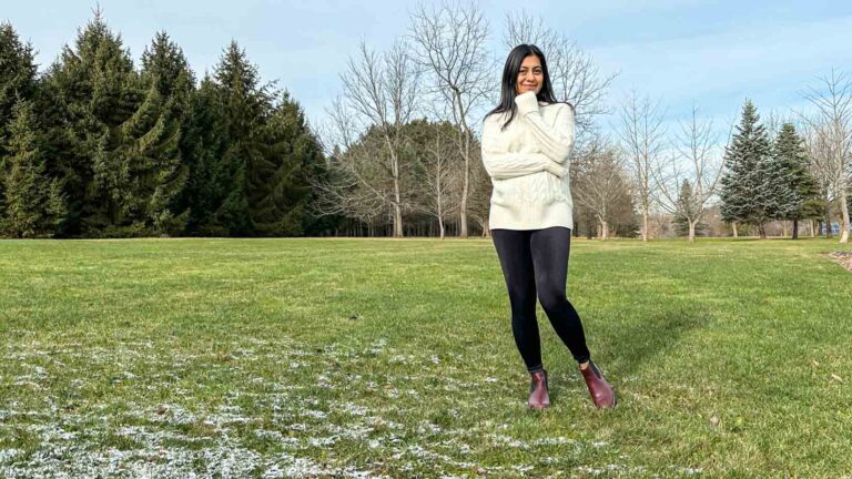 These winter white clothes and accessories will freshen up your outfits (and are pretty low-maintenance)...