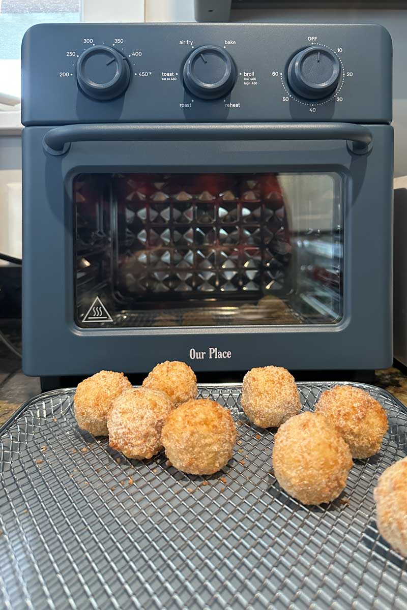 The Wonder Oven (with gluten free mac 'n' cheese bits in front)
