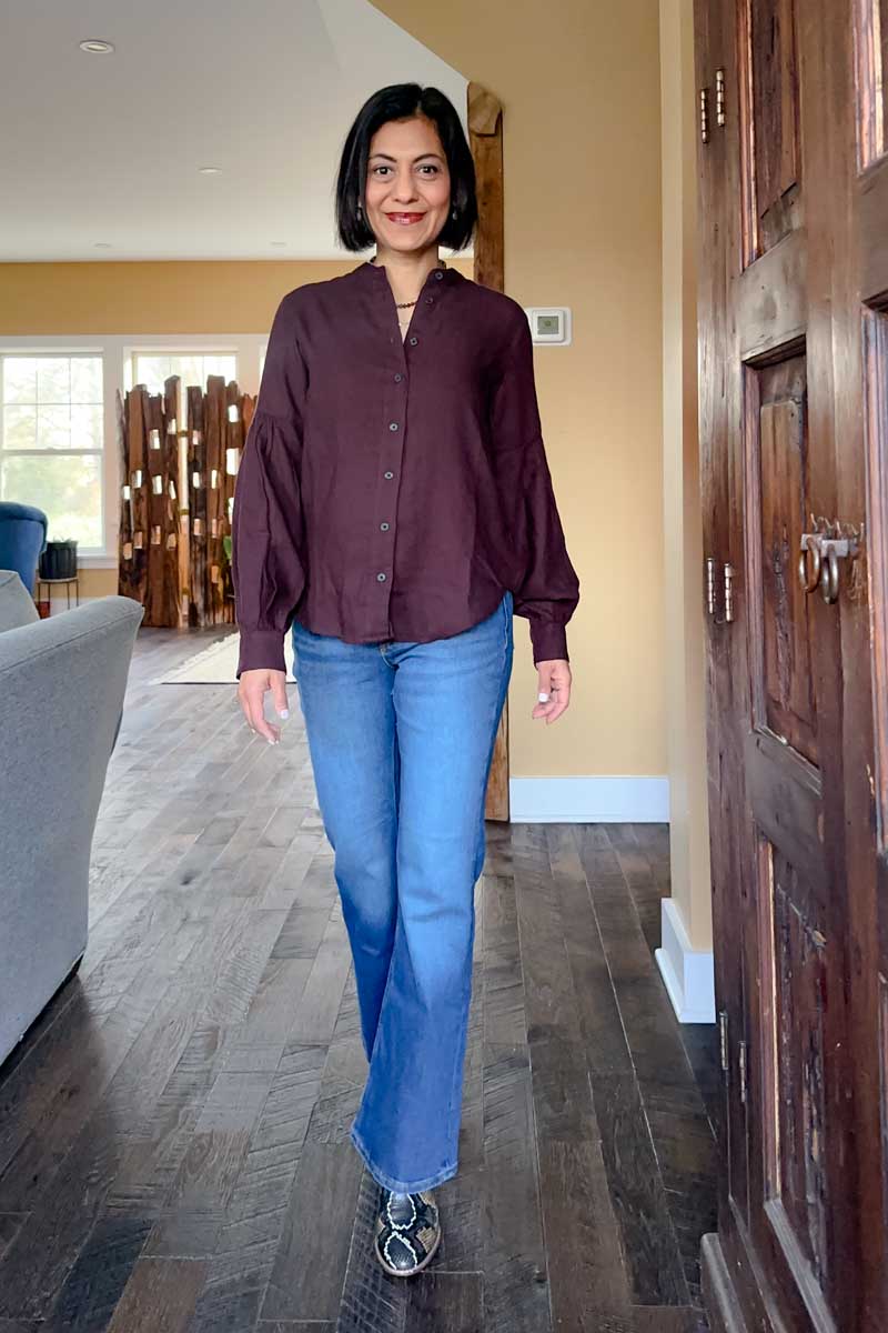 Fashionipa (Nipa) wearing a brown shirt and jeans